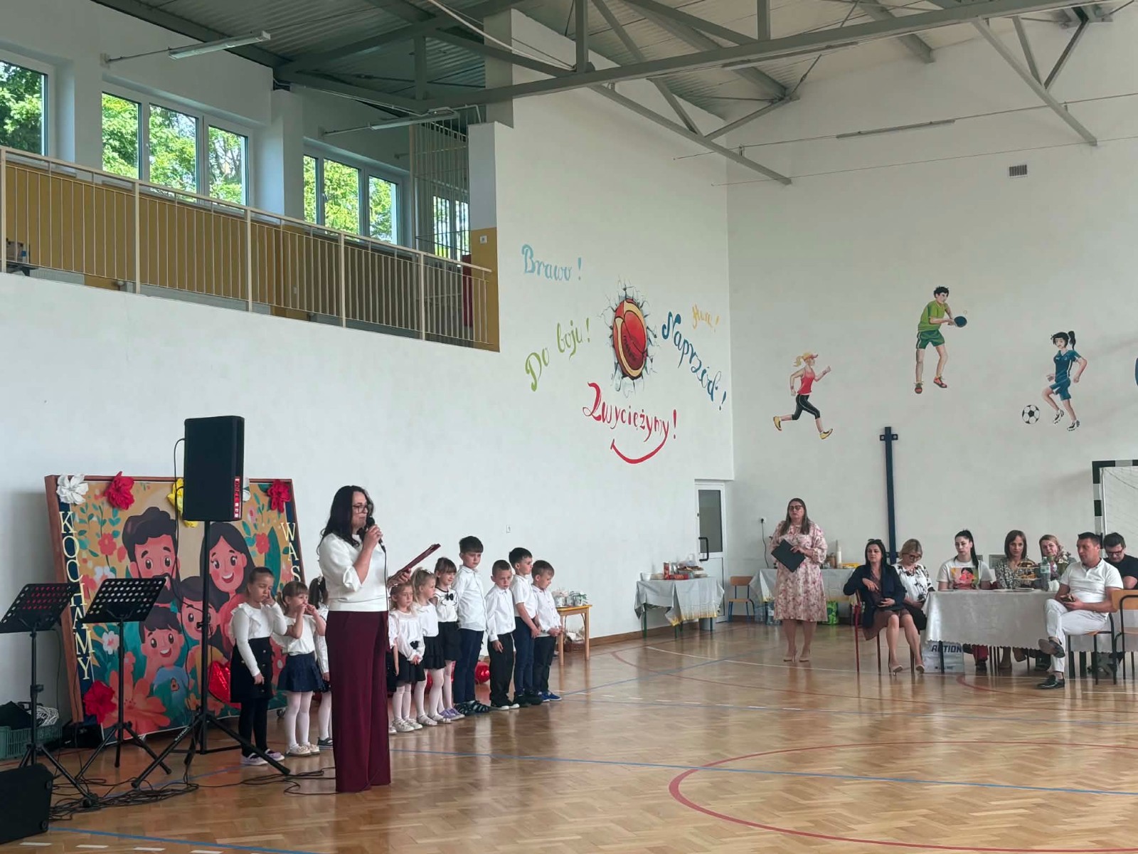 Pani Dyrektor przemawia na rozpoczęcie wydarzenia
