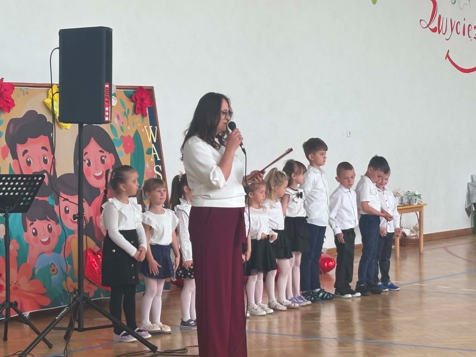 Pani Dyrektor przemawia na rozpoczęcie wydarzenia