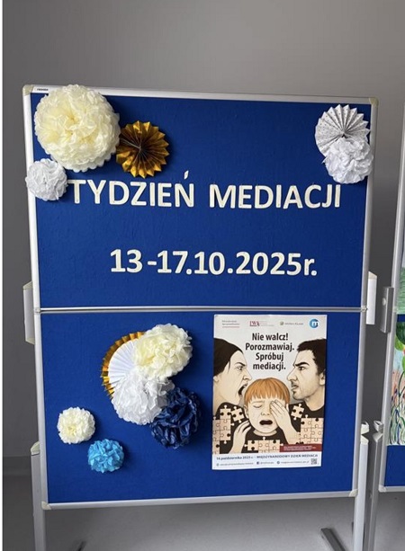 Grafika ilustrująca akademię z okazji DEN