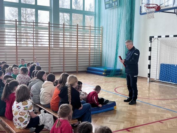 Grafika ilustrująca spotkanie z policjantem