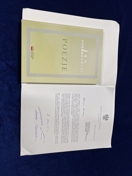 Grafika ilustrująca pamiątkową publikację i list Pary Prezydenckiej