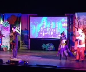 Aktorzy na scenie HDK