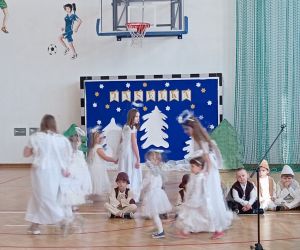 Scena z pastuszkami i aniołkami