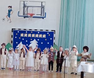 Scena z udziałem przedszkolaków