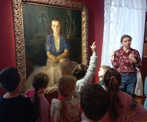 Uczniowie biorą udział w dyskusji