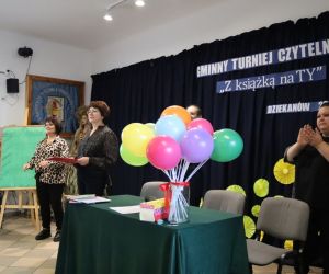 Na zdjęciu widoczna jest komisja konkursowa podczas turnieju.