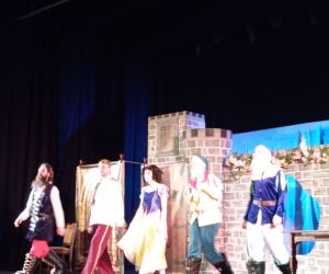 Aktorzy grający w spektaklu