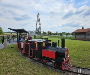 Przejażdżka uczniów kolejka