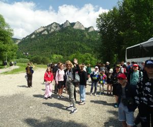 Uczestniczy wycieczki przed wyruszeniem na Trzy Korony