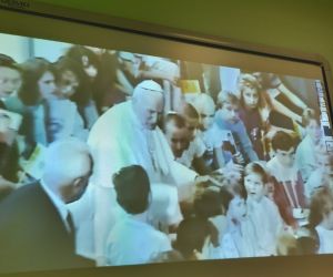 Prezentacja multimedialna- slajd przedstawiający pielgrzymkę Jana Pawła II