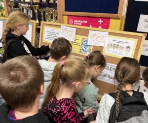 uczniowie podczas zabawy