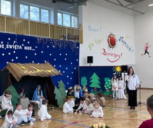 Pani Dyrektor składa życzenia 