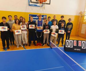 Uczestnicy turnieju na pamiątkowej wspólnej fotografii