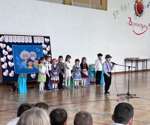 Przedszkolaki recytują wiersze