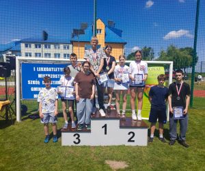 Laureaci zawodów lekkoatletycznych na podium