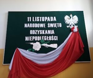 Dekoracja upamiętniająca Narodowe Święto Niepodległości
