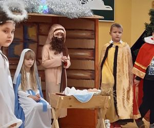 Święta rodzina w szopce w Betlejem