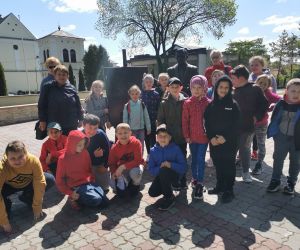 Wspólne zdjęcie przy postaci Wiktora Zina