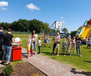 Uczniowie podczas zabawy