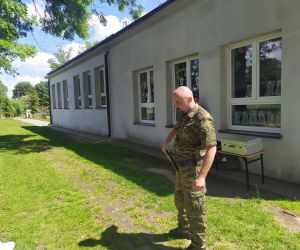 Funkcjonariusz opowiada o wymaganiach jakie trzeba spełnić aby pracować w straży granicznej