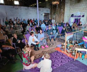 Publiczność podczas koncertu mis tybetańskich.