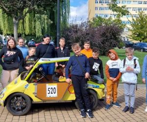 Uczniowie kl. IV-V podczas pokazu 