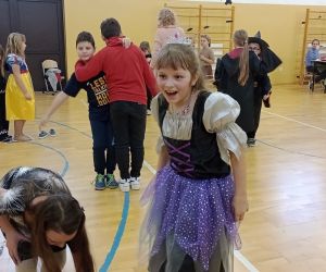 Wesołe pląsy przy muzyce