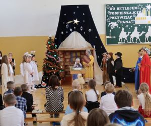 Śpiew aniołków i pozostałych dzieci