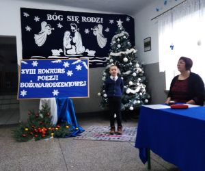 Uczeń recytuje wiersz