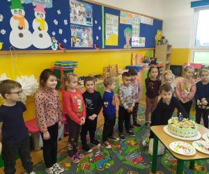 Marcel myśli nad życzeniem.