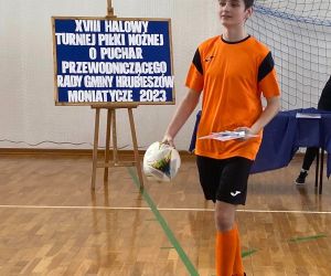 Najlepszy strzelec odbiera puchar