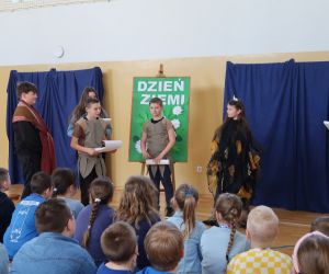  Posłańcy odwiedzają macochę