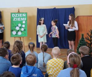 Ptak przybywa na pomoc królewnie