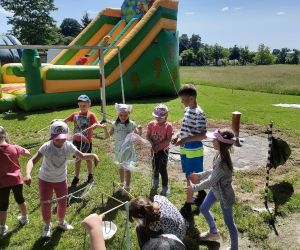 Zabawa bańkami mydlanymi