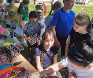 Malowanie buzi dzieciom