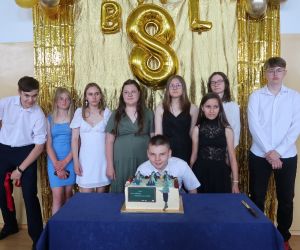 Uczniowie klasy ósmej.