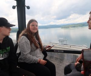 Przejazd koleją gondolową.