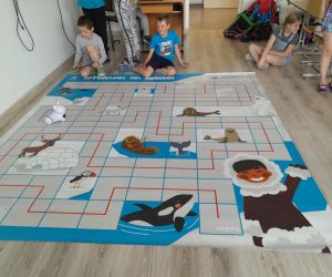 Uczniowie sterują robotem Photon