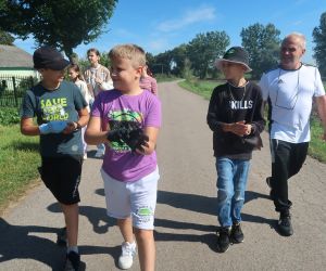 Dyrektor szkoły i uczniowie w ogólnopolskiej akcji 