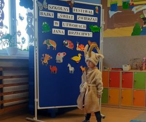 Chłopiec przebrany za barana