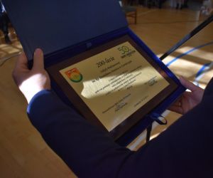 Dyplom pamiątkowy z okazji dwustulecia szkoły