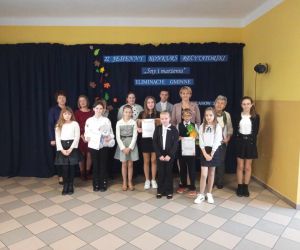 Zdjęcie grupowe uczestników oraz Komisji konkursowej