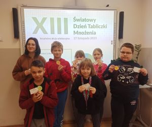  Część zwycięzców nagrodzonych odznakami i certyfikatami