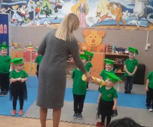Pasowanie przedszkolaków przez Panią Dyrektor Bożenę Nowosad