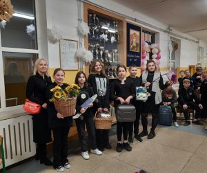 Klasa 6 i nauczycielki prezentują pomysłowe rozwiązania