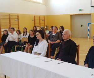 Członkowie Komisji Konkursowej i wszyscy uczestnicy wraz z opiekunami