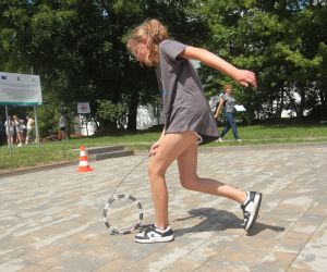 Dziewczynka podczas jednej z konkurencji